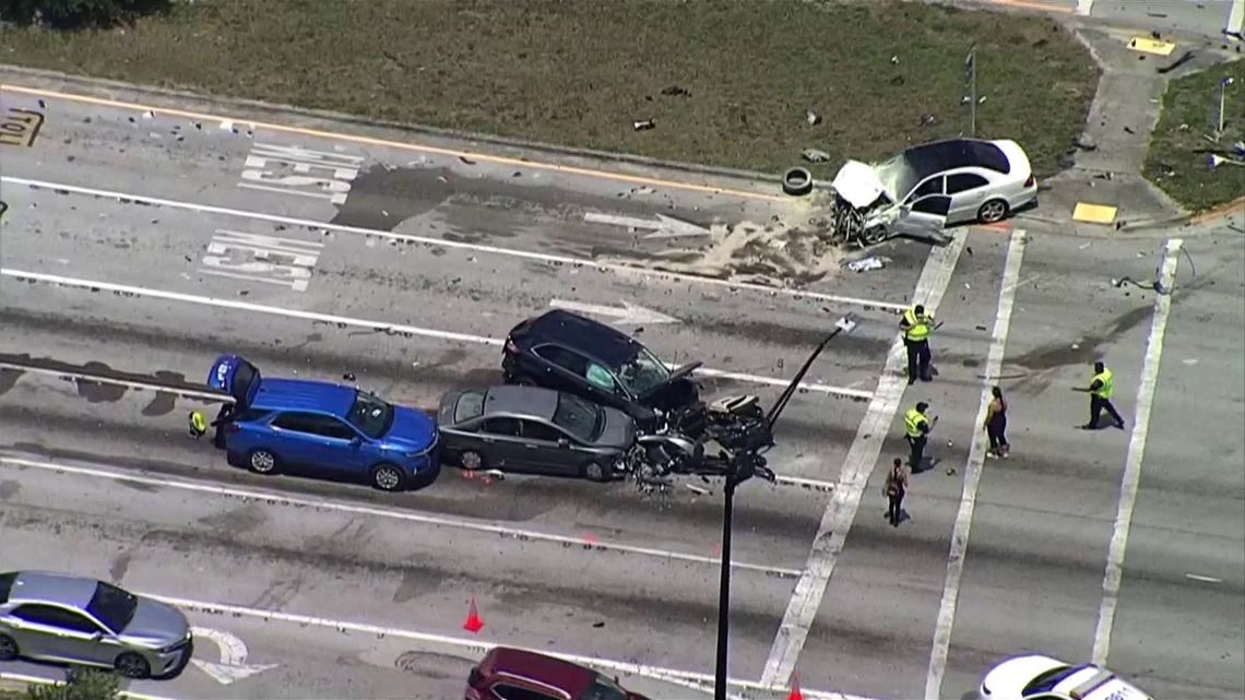 Chase ends in multi-vehicle crash in Lakeland – WTSP.com