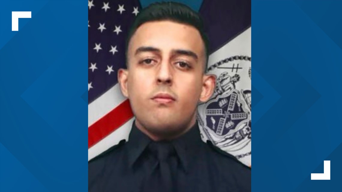 Off Duty New York Police Officer Shot In Robbery Dies 