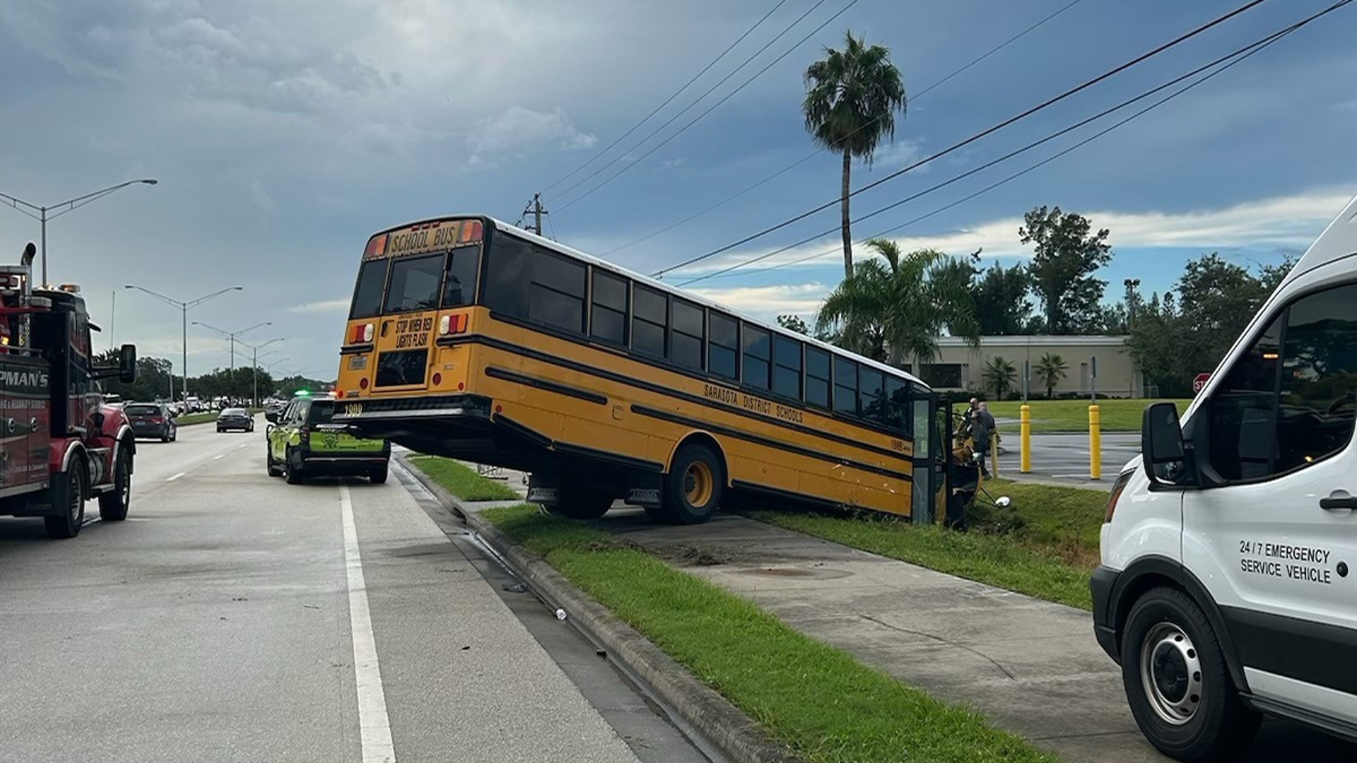 1-hospitalized-after-crash-involving-sarasota-county-school-bus-wtsp