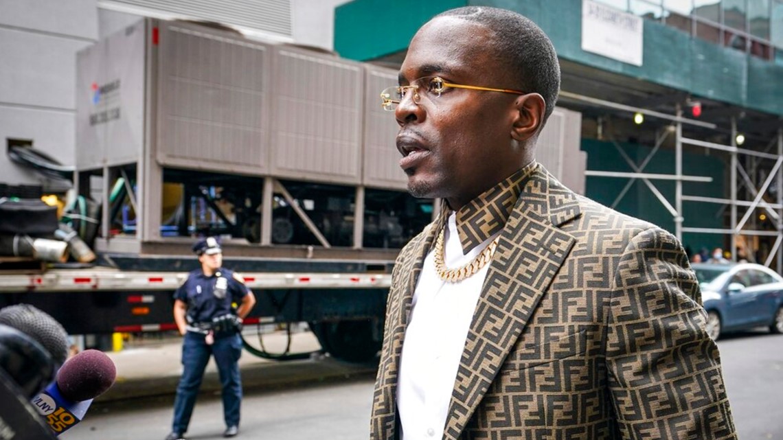 NYC preacher, wife robbed of $1M in jewelry during sermon | wtsp.com