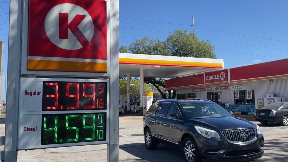 Report US average price of gas hits 4 for first time since 2008