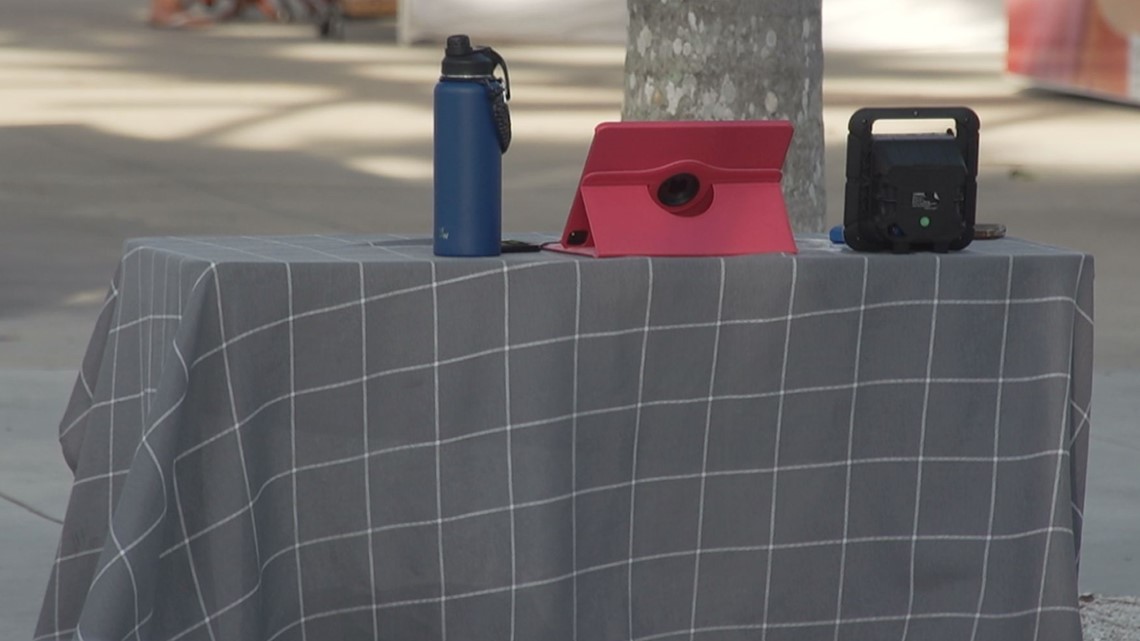 St. Pete votes to expand ban on unpermitted tables on sidewalks - Vimarsana News