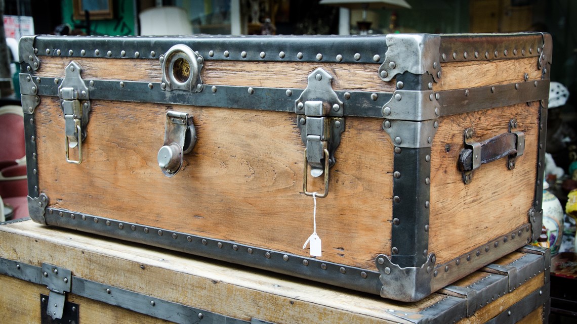 Abandoned World - This steamer trunk from 1890 converts to a dresser so the  traveler doesn't have to unpack.