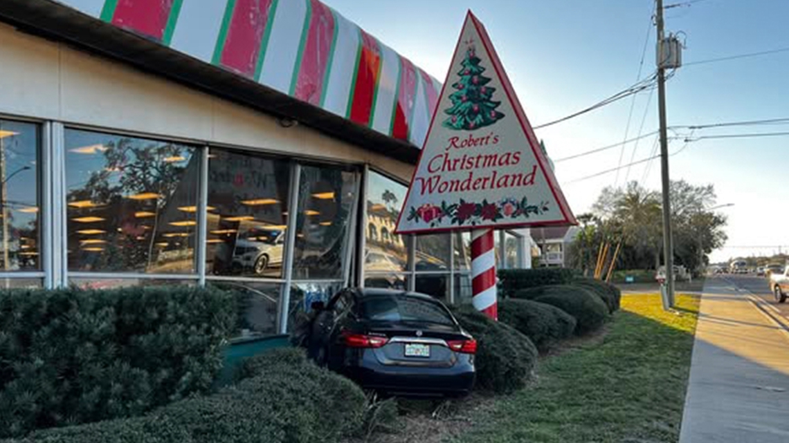 Car crashes into Robert's Christmas Wonderland in Clearwater, police say