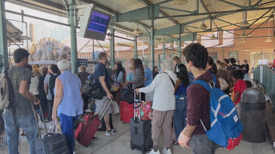 Floridians turn to the tracks, water and highways as Thanksgiving travel surges