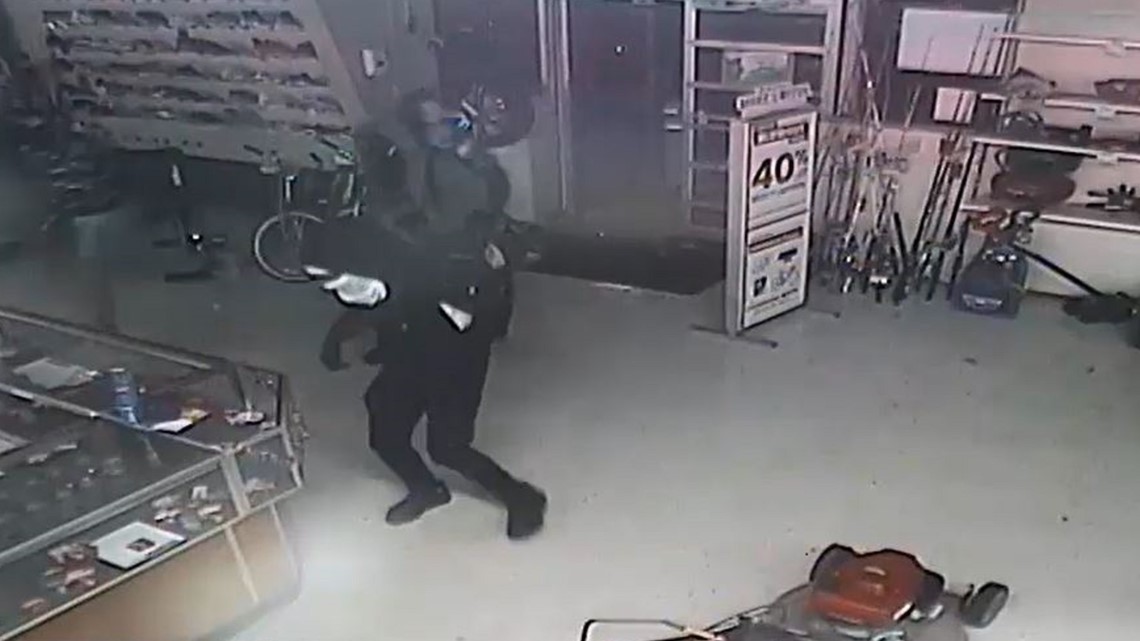 Police Search For Pawn Shop Burglars In Central Florida