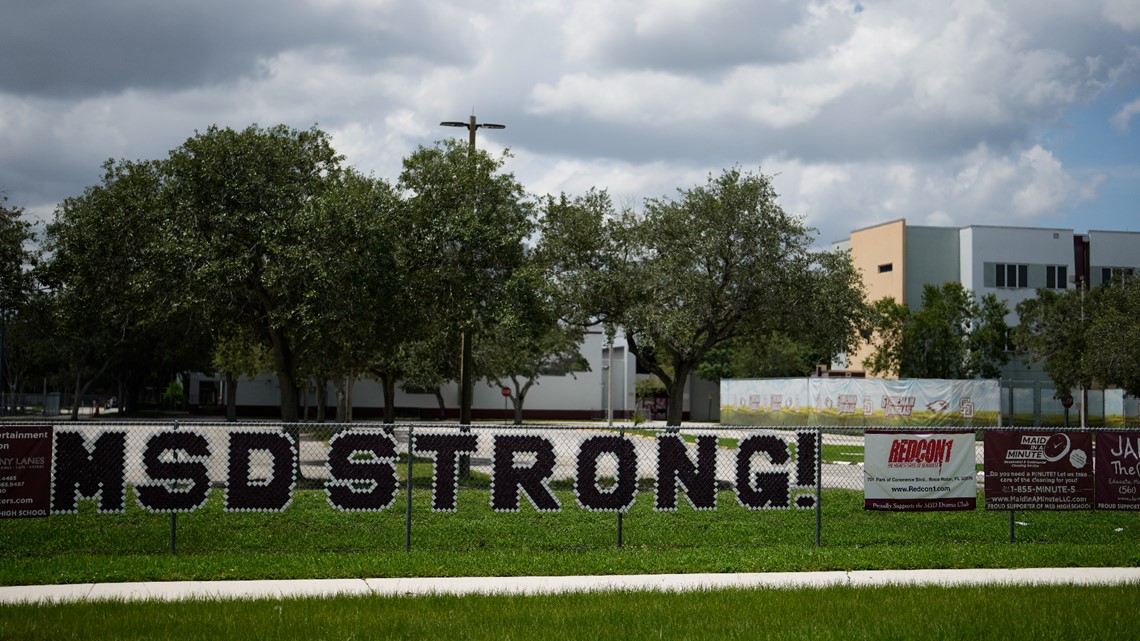 Parkland shooting reenactment allowed in lawsuit against deputy - Vimarsana News