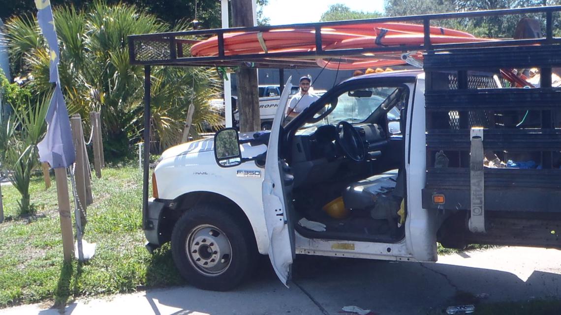 US Highway 41 closed at Gibsonton for a deadly crash