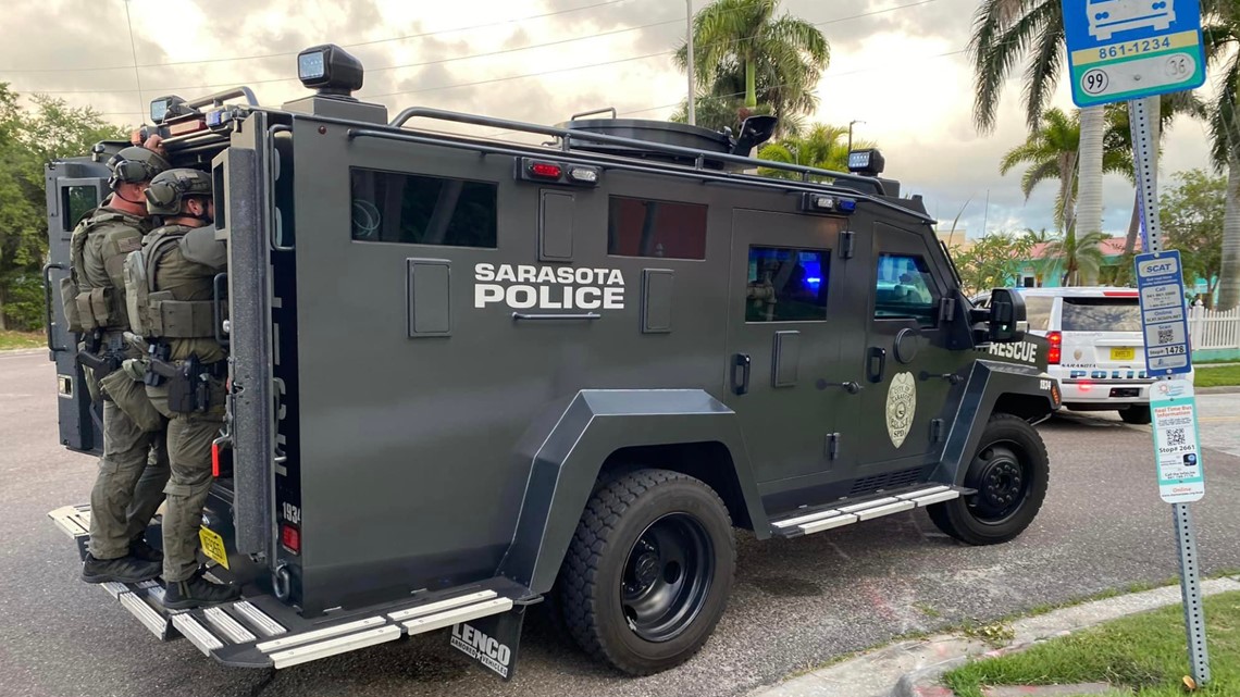 Florida man hospitalized, barricaded woman surrenders to police - Vimarsana News