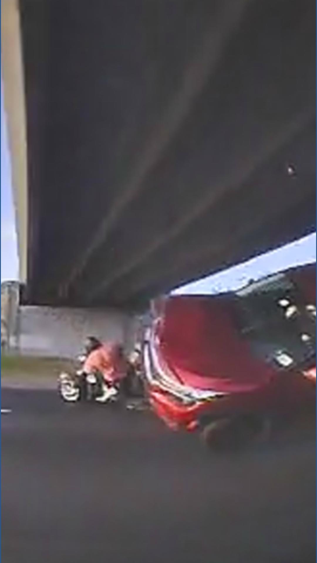 Video shows motorcyclist get thrown off bike by speeding driver on I-4 ...