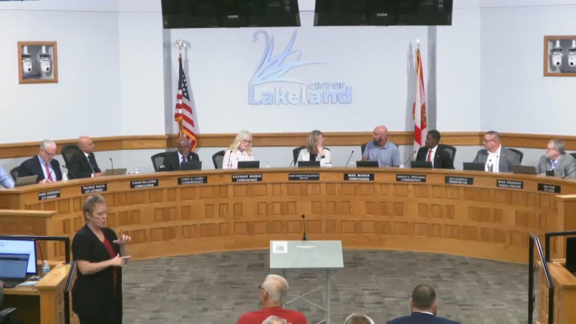 Lakeland moves closer to a one-year pause on large data centers | wtsp.com