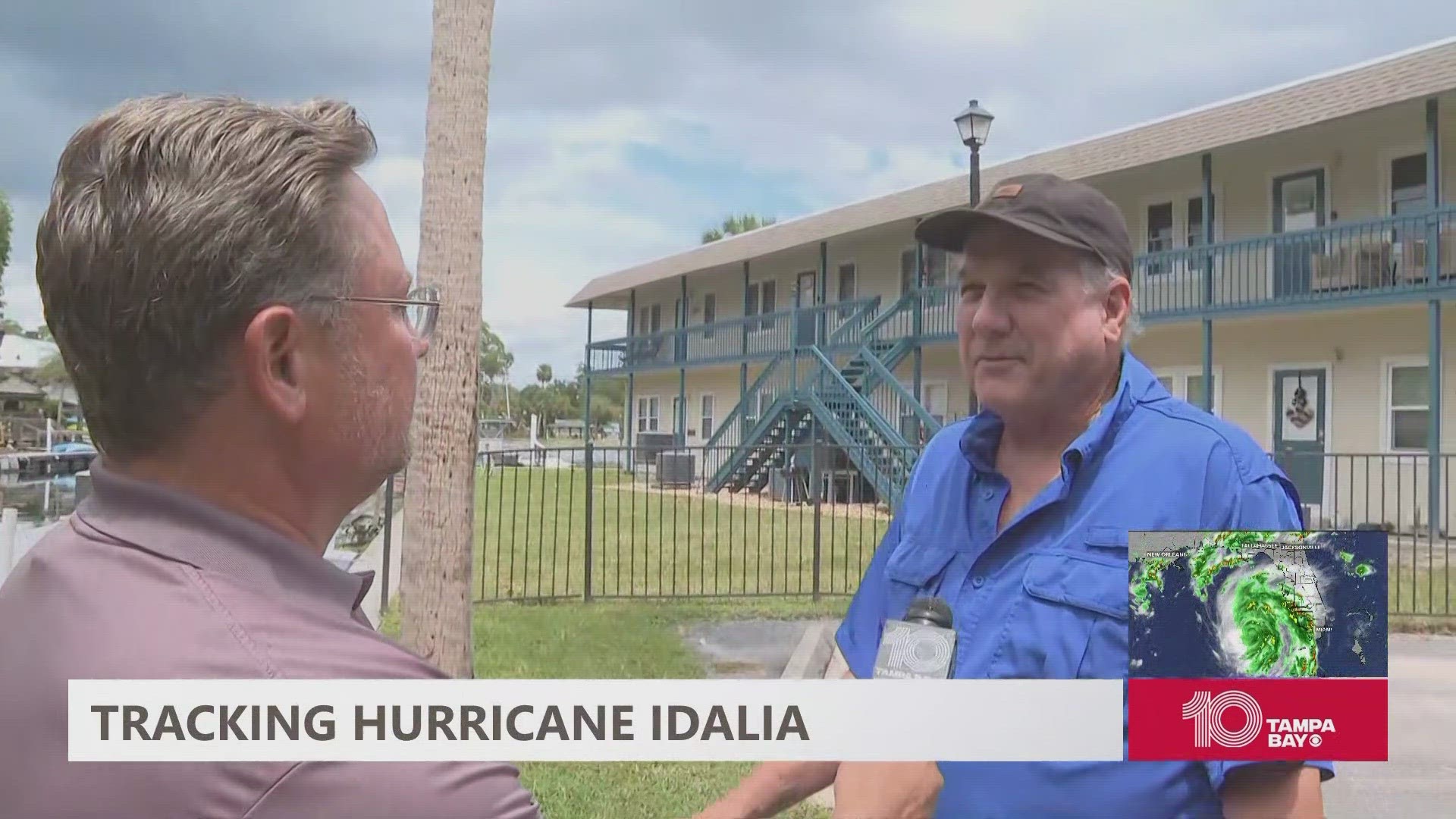 Hurricane Idalia has reached Cat 2 strength in the Gulf of Mexico as the outer rainbands continue to push their way into southwest Florida and into the Tampa Bay.