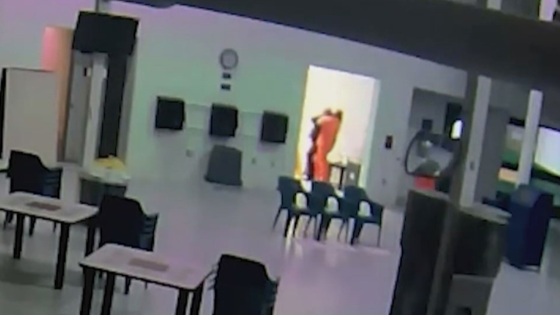 Video Shows Inmate Attack Hillsborough Detention Deputy 0603