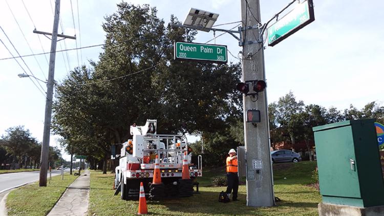 As hurricane season approaches, red-light beacons could free up resources during power outages