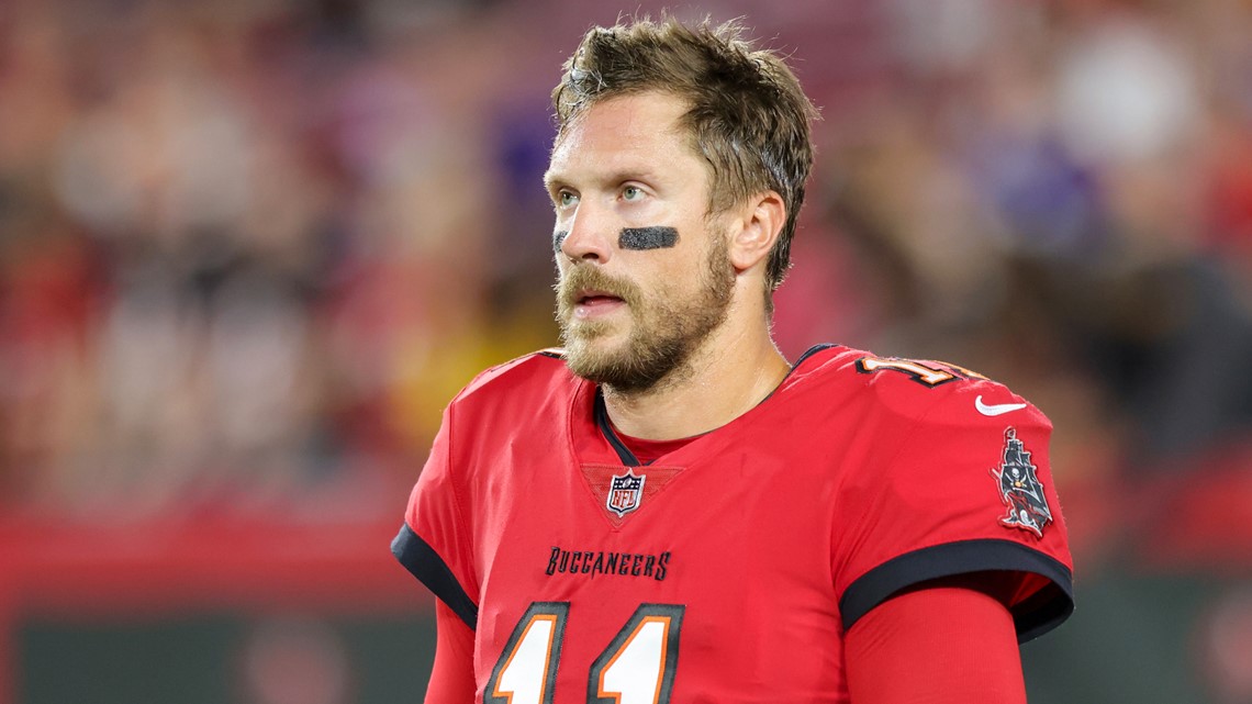 Buccs Backup QB Blaine Gabbert Helps 4 People After Helicopter Crashe