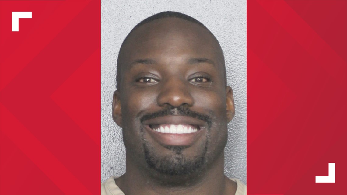 Ex-Dolphins player Vontae Davis faces DUI charge following crash on Florida  Turnpike - CBS Miami