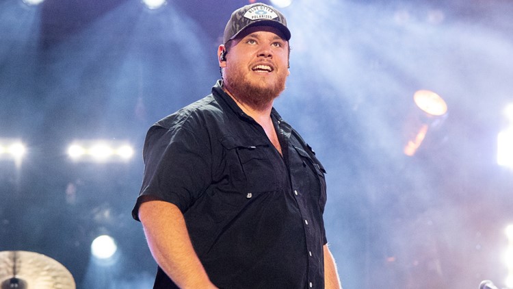 Luke Combs starts selling tumblers to raise money for Pinellas
