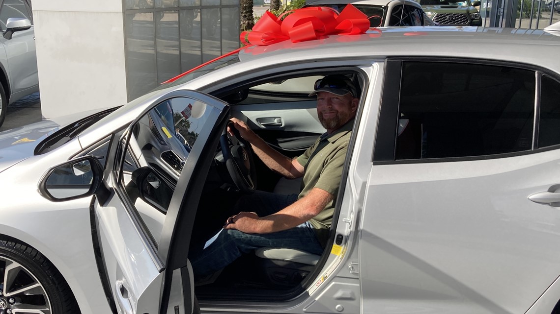 Former Marine in Florida receives new car after truck was totaled - Vimarsana News