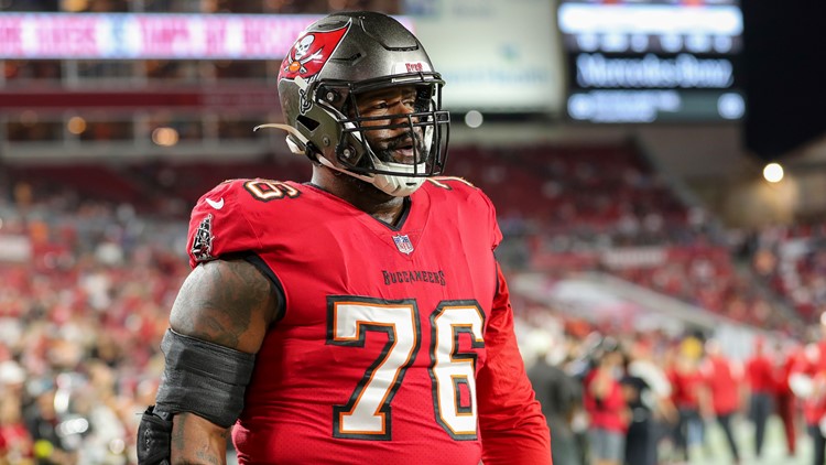 Tampa Bay Buccaneers cut left tackle Donovan Smith