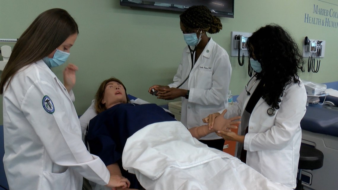 Human simulators help Florida's students learn to treat COVID-19 - Vimarsana News