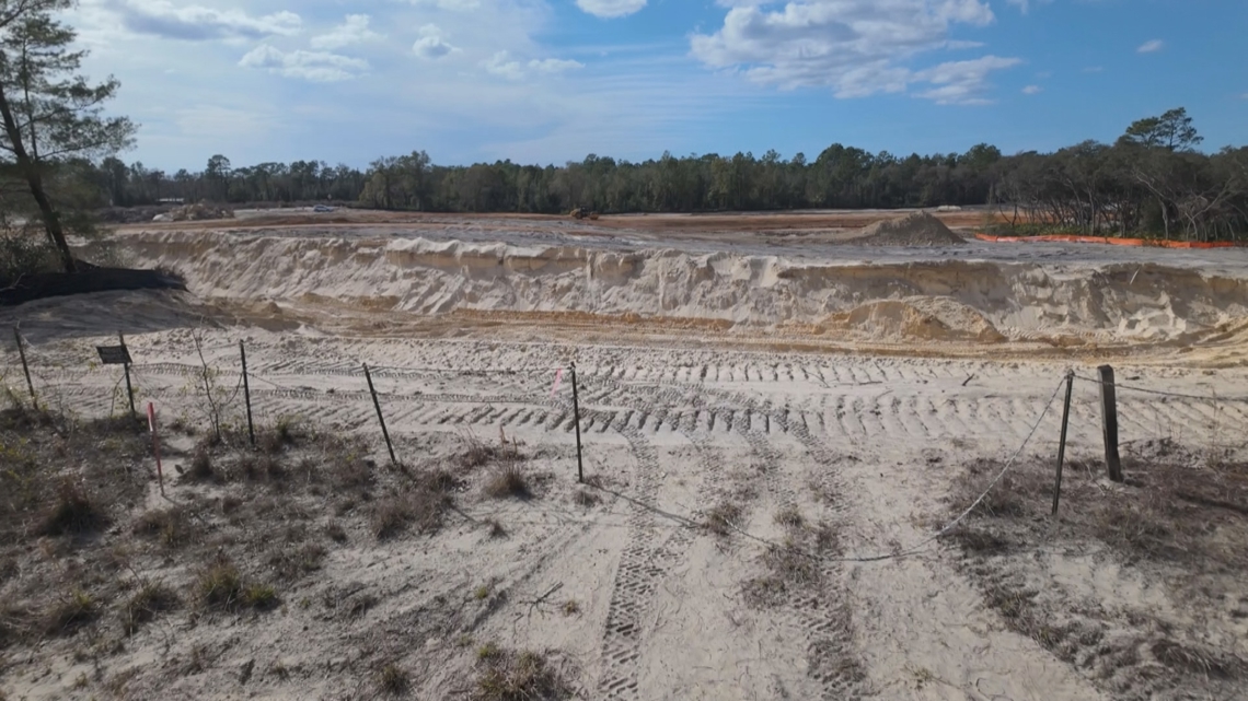 Neighbors concerned about noise and environment during Citrus County road construction