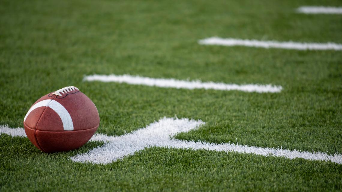 Florida high school football player dies after collapsing in game ...