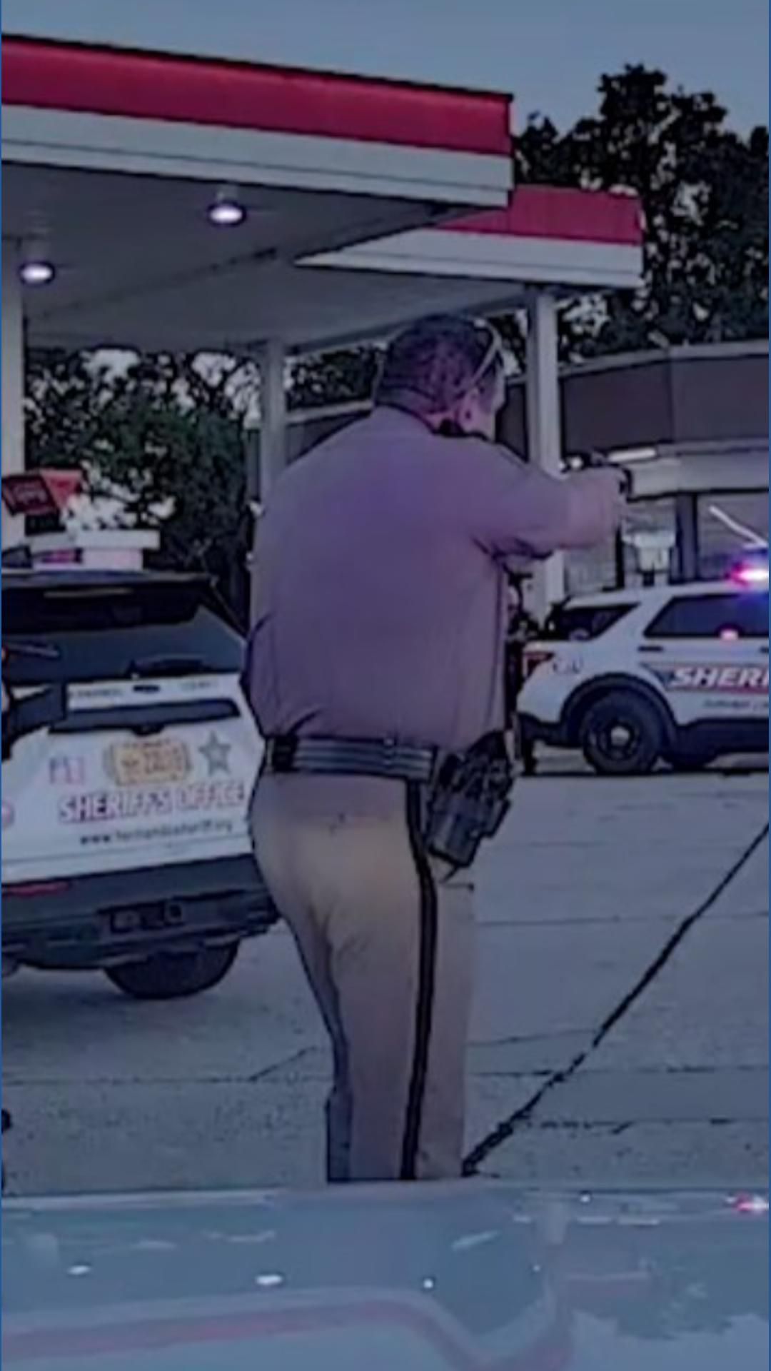 VIDEO: Accused knife-wielding man arrested outside of Spring Hill gas ...