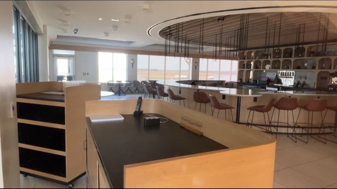 Lakeland airport's terminal restaurant closure sparks search - Vimarsana News