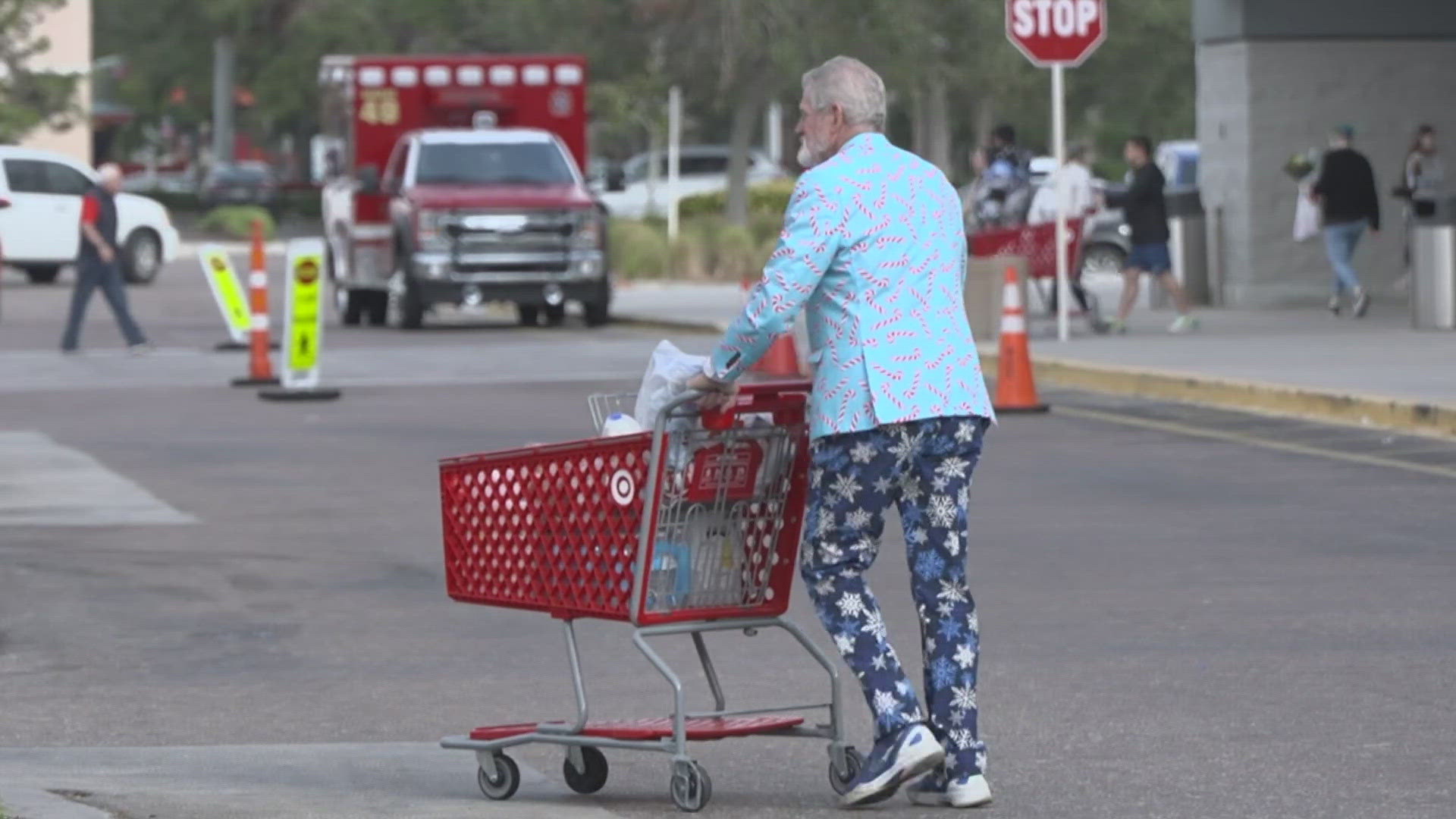 Christmas Eve store hours: Publix, Walmart, Target, Costco, Winn 