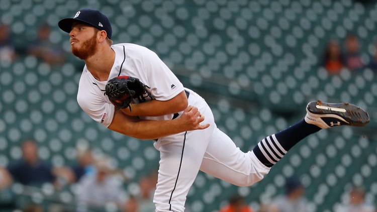 Yankees purchase right-hander David McKay from Rays for $1
