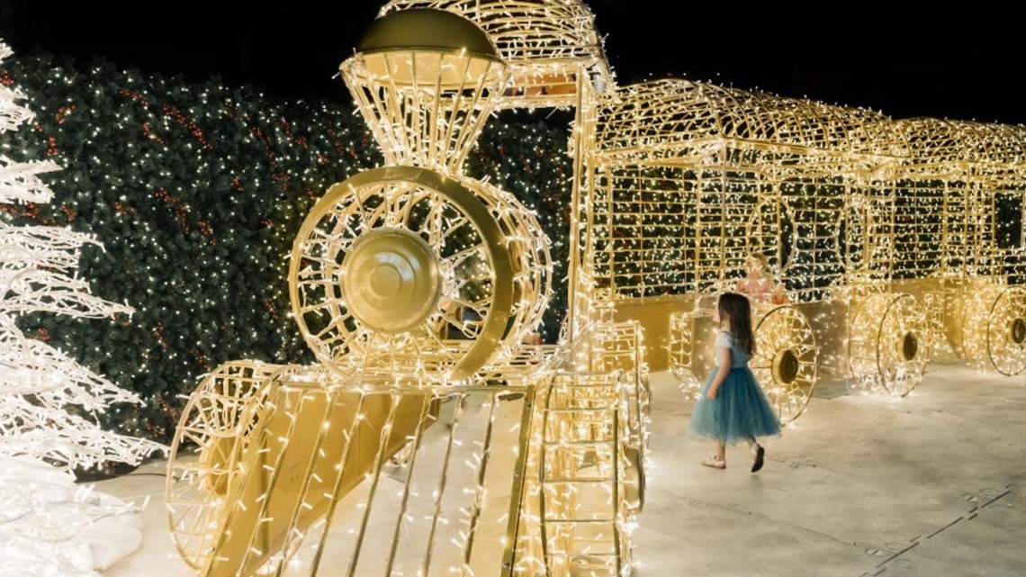 Enchant Christmas light maze in Florida opens for the holidays