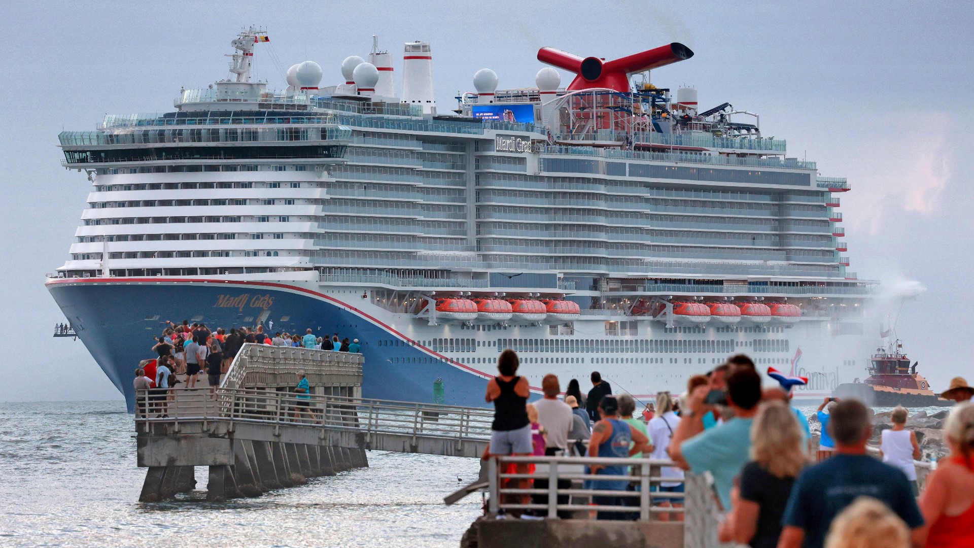 Coast Guard suspends search for man who jumped off cruise ship