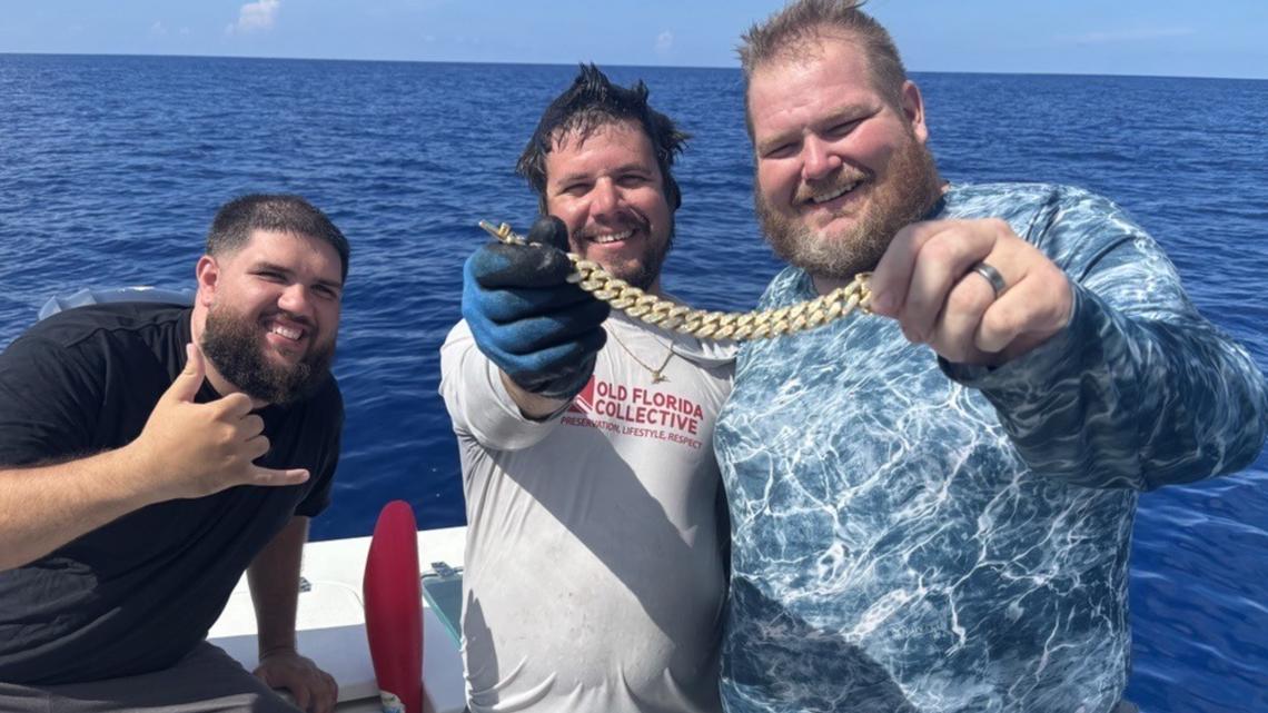 Tampa fishing charter captain loses a $25,000 gold bracelet on the bottom of the gulf and two divers found it
