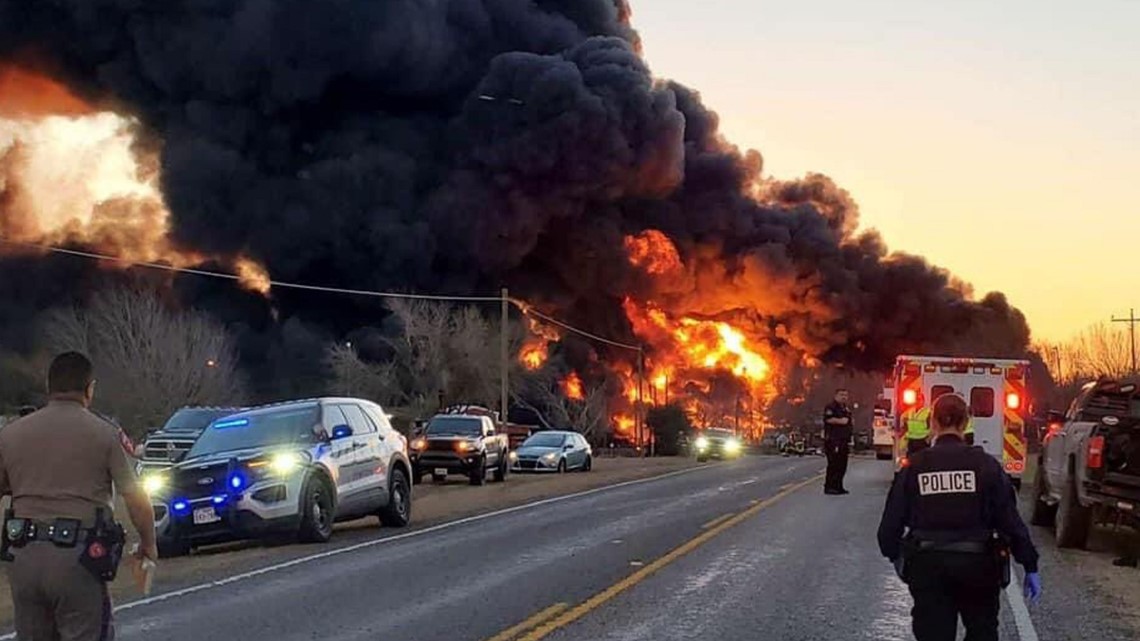 Explosion caused by train vs. 18-wheeler in Cameron, Texas - Vimarsana News