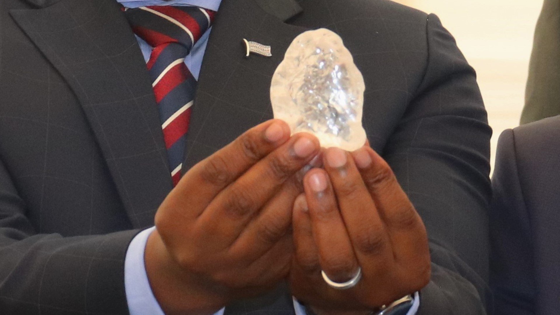 Giant diamond found in Botswana