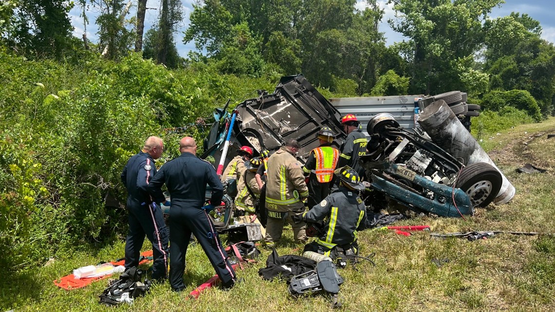 Crash shuts down I75 South in Pasco County