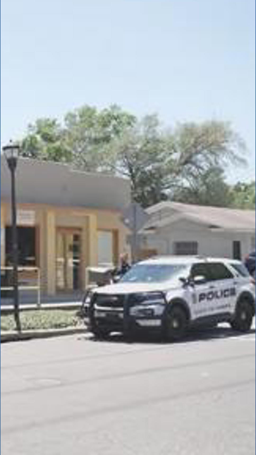 Tampa police searching for 3 suspects in shooting that left 2 men ...
