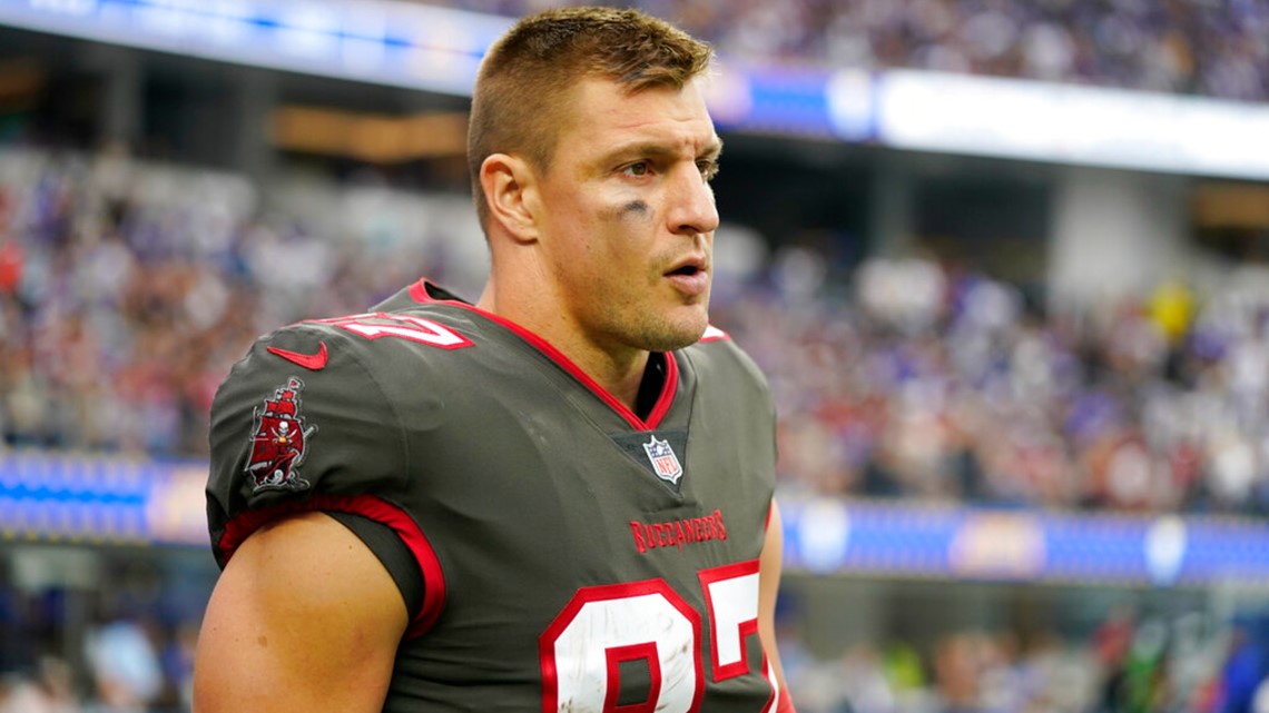 Buccaneers' Rob Gronkowski won't play against Patriots, per reports