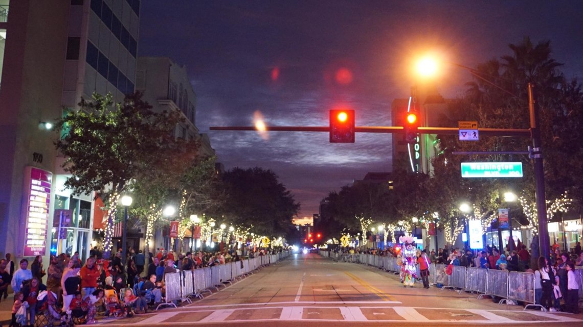 Sarasota police set road closures for Sarasota Holiday Parade