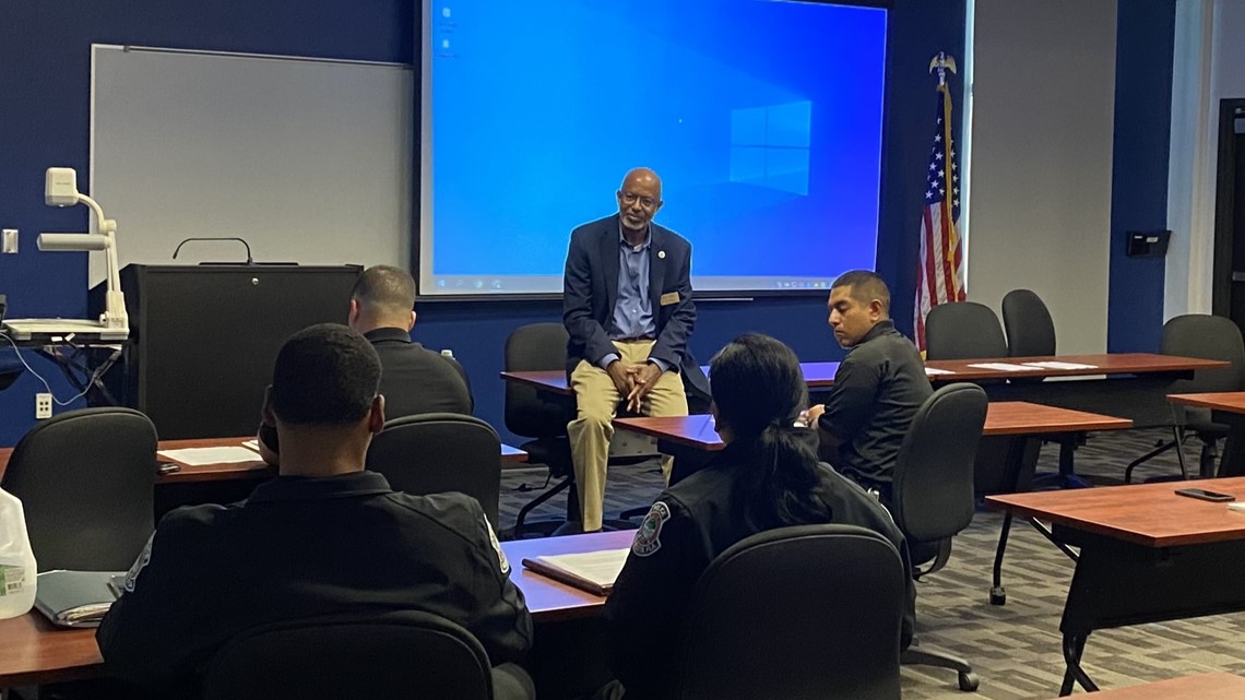Sarasota police announce training with NAACP chapter - Vimarsana News