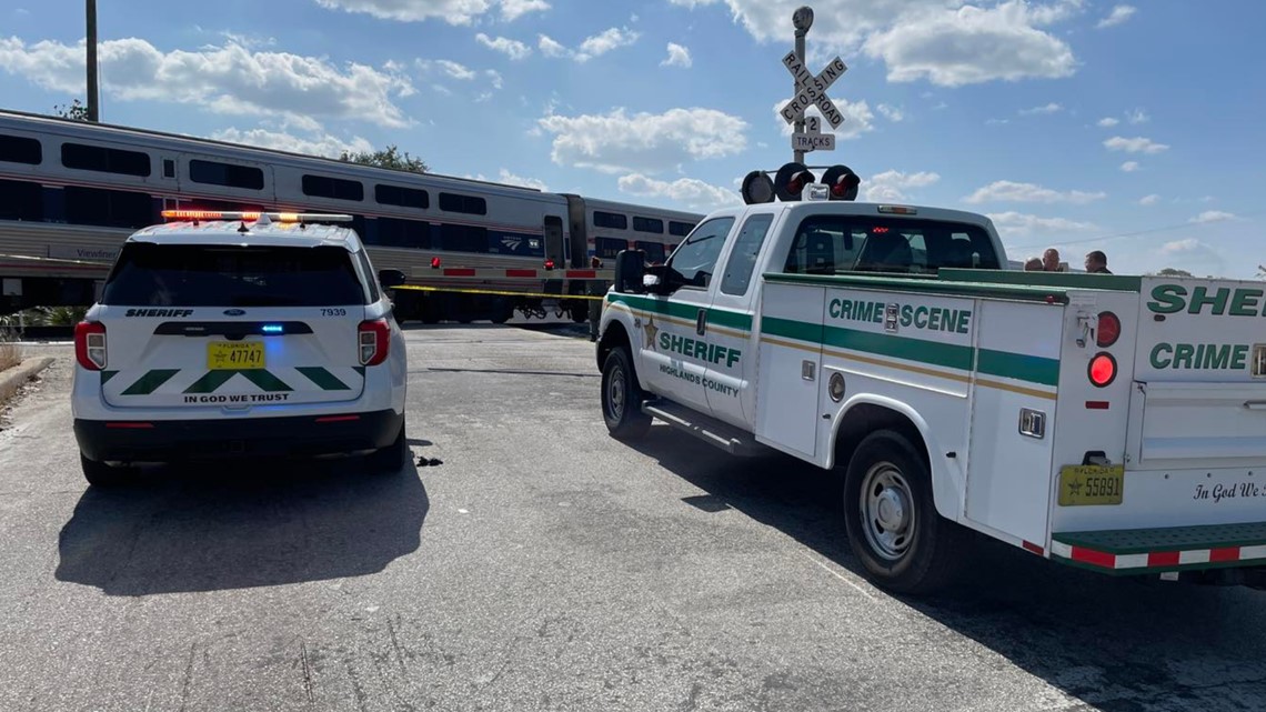 Officials: Florida middle school student hit, killed by train - Vimarsana News