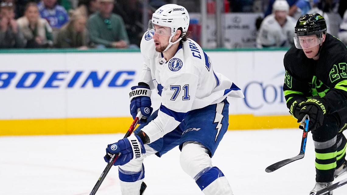 Lightning score four goals in second period, beat Ducks 6-1