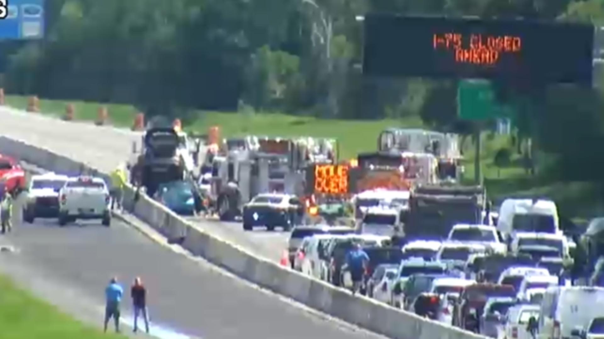 I-75 S reopens in Sarasota after crash leaves 3 hurt | wtsp.com