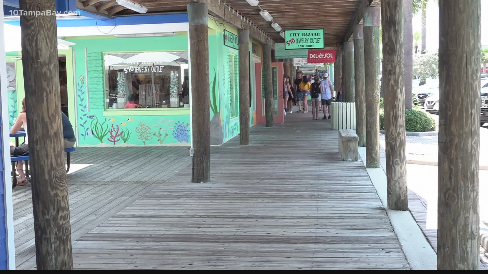 As red tide continues to plague many of Pinellas County beaches, local businesses are dealing with much more than a nasty smell: tourism is down.