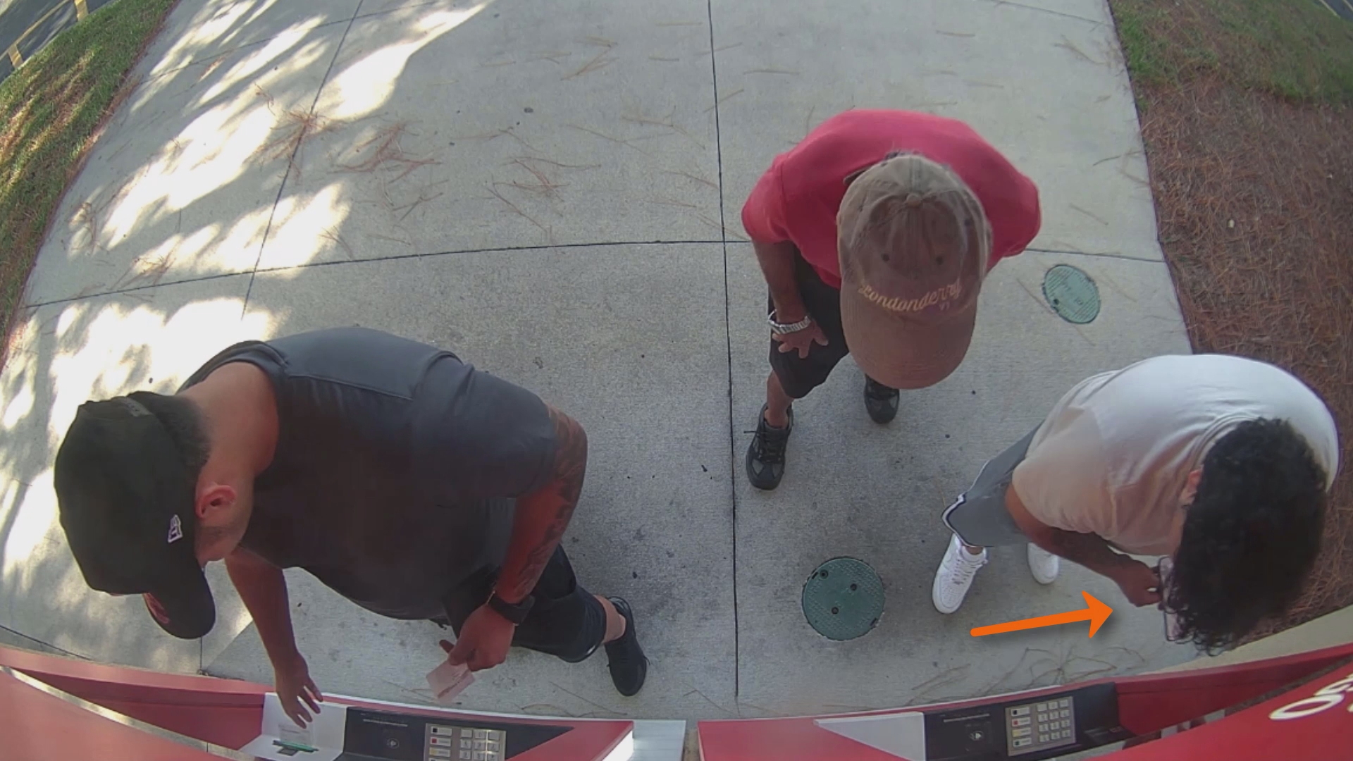 Kulgili pornografik rasmlar Yubkalari ostida tayt kiygan ayollar fotosuratlari