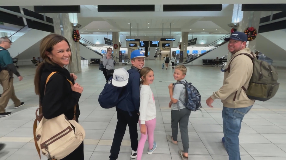 Travelers at Tampa International Airport show gratitude during holiday rush