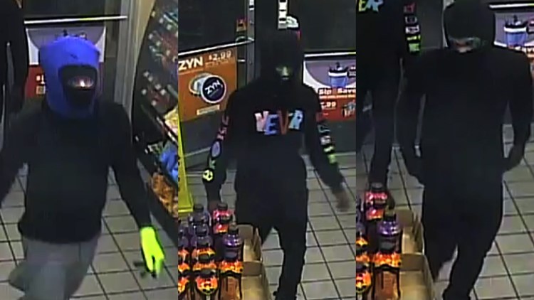 VIDEO: Deputies looking for 3 suspects after gas station robbery in Tampa