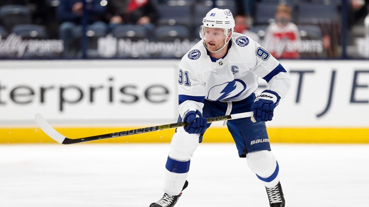 Lightning down Blackhawks but lose Steven Stamkos to injury - The Rink Live