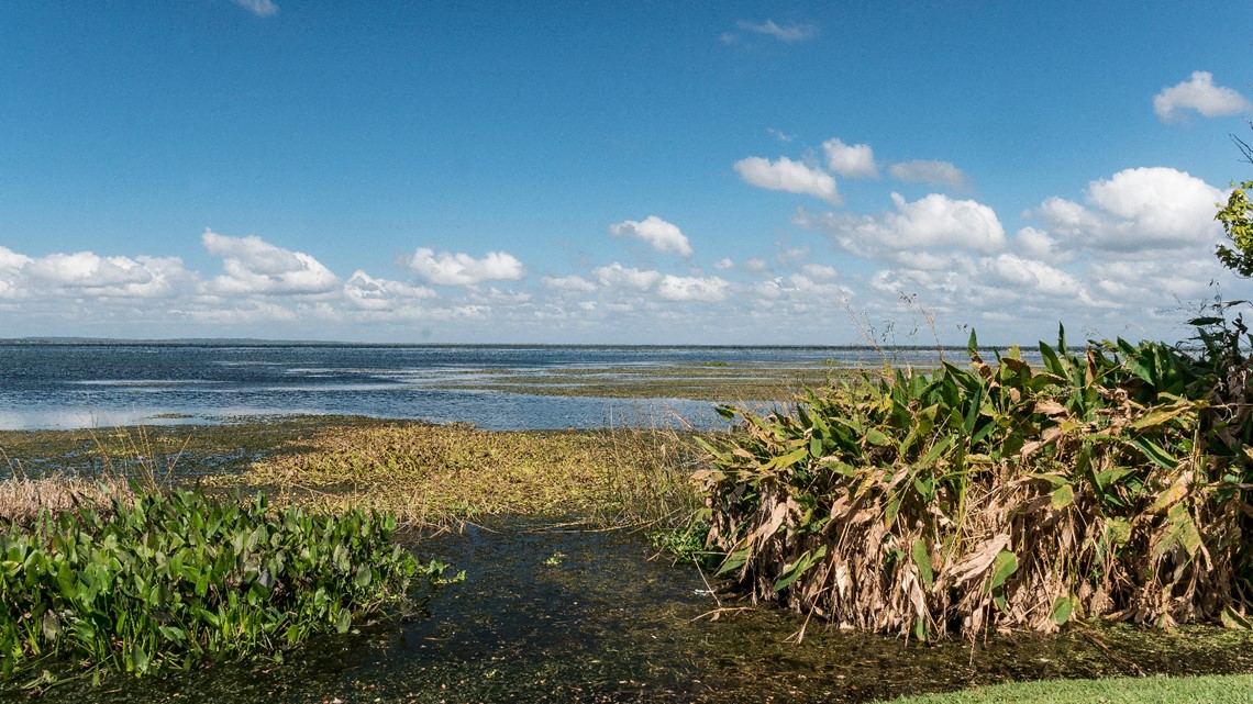 2 helicopters crash hours apart in Lake Apopka