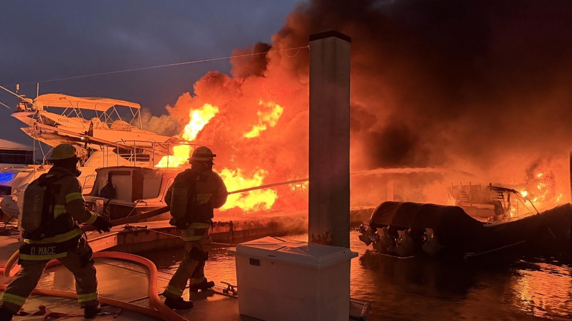 VIDEO: Multi-vessel fire in Tampa sends plume of smoke into the air ...